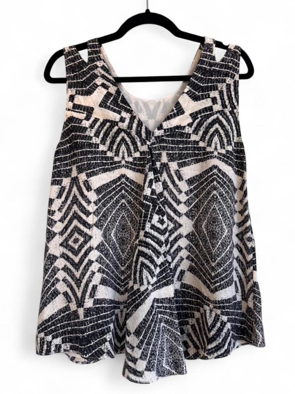 Fynn and Rose Black & Cream Geometric V-Neck Silk Top Size Small
